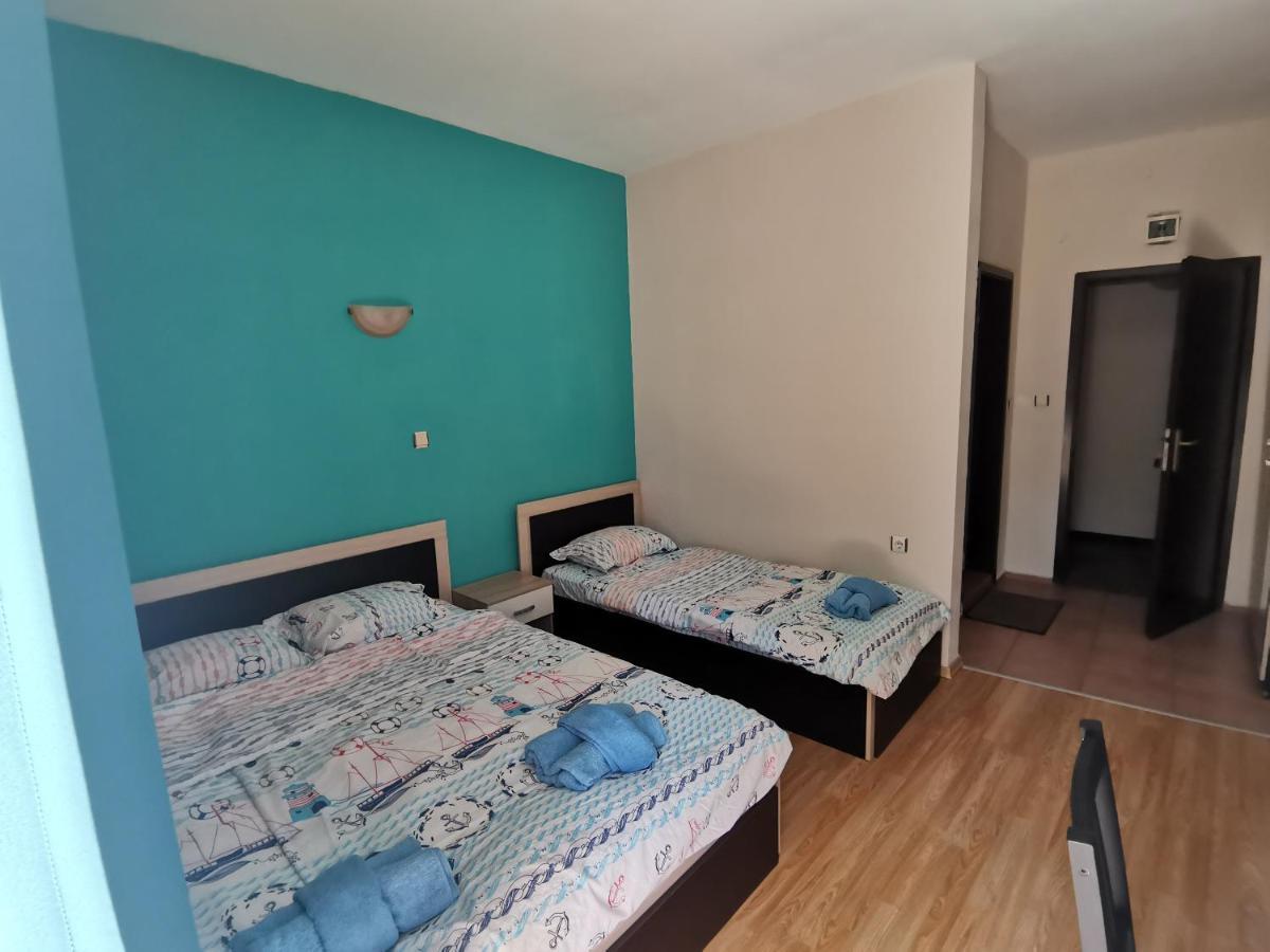 Kazlarov Guest House Kiten  Exterior photo