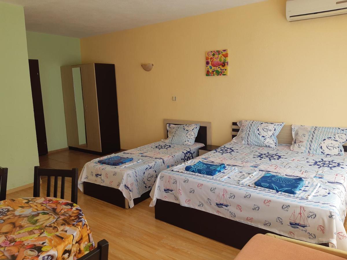 Kazlarov Guest House Kiten  Exterior photo