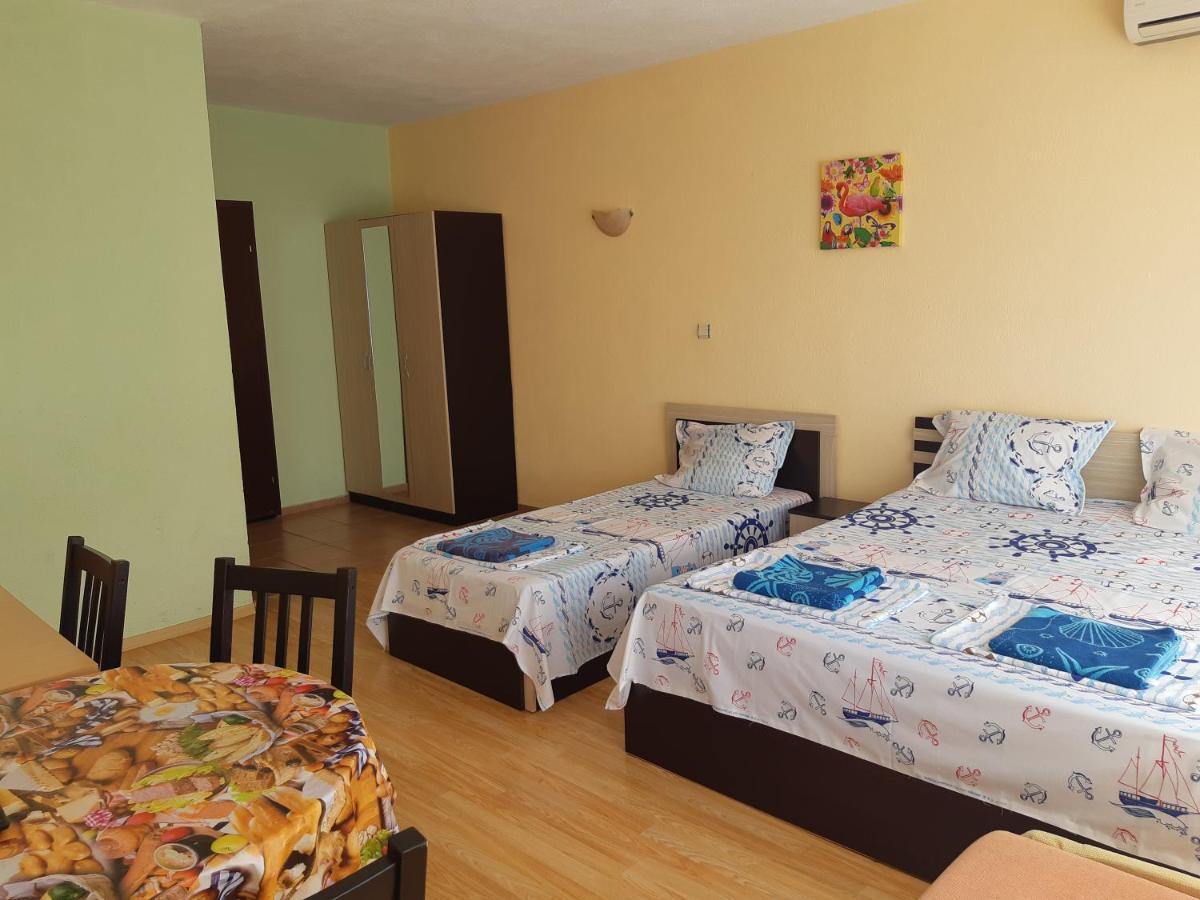 Kazlarov Guest House Kiten  Exterior photo