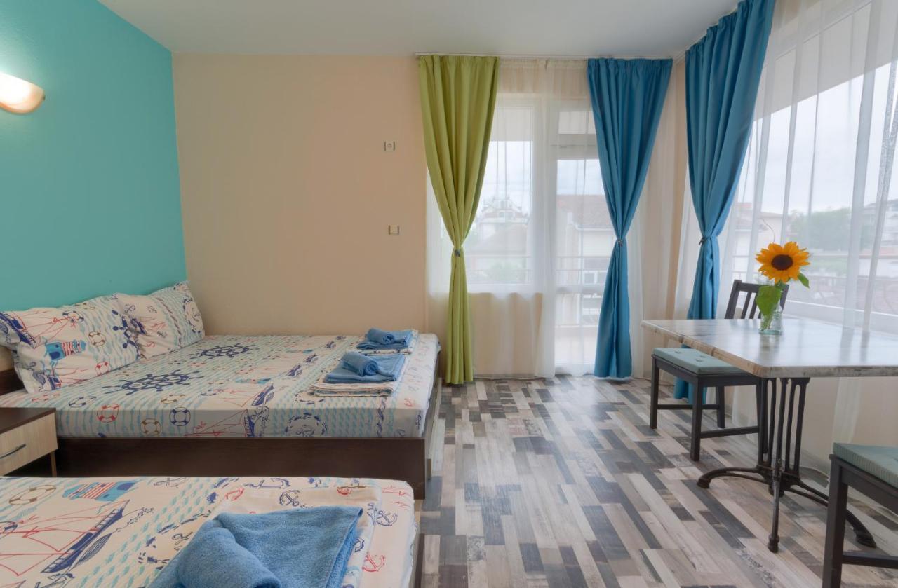 Kazlarov Guest House Kiten  Exterior photo