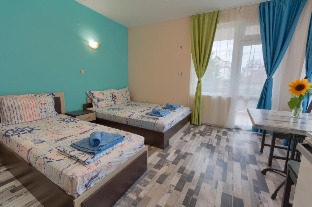 Kazlarov Guest House Kiten  Exterior photo