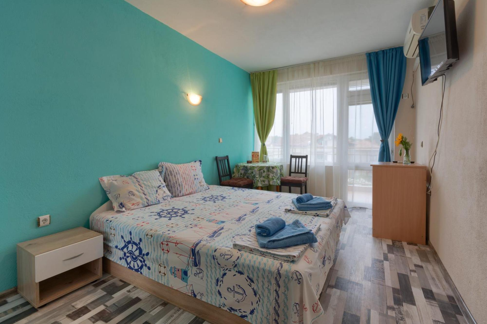 Kazlarov Guest House Kiten  Exterior photo