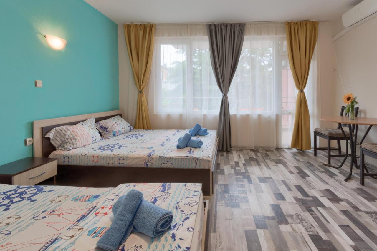 Kazlarov Guest House Kiten  Exterior photo