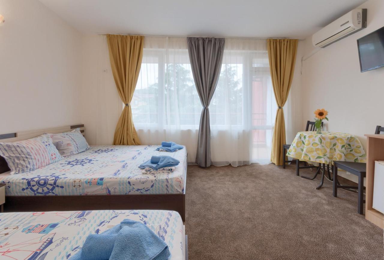Kazlarov Guest House Kiten  Exterior photo