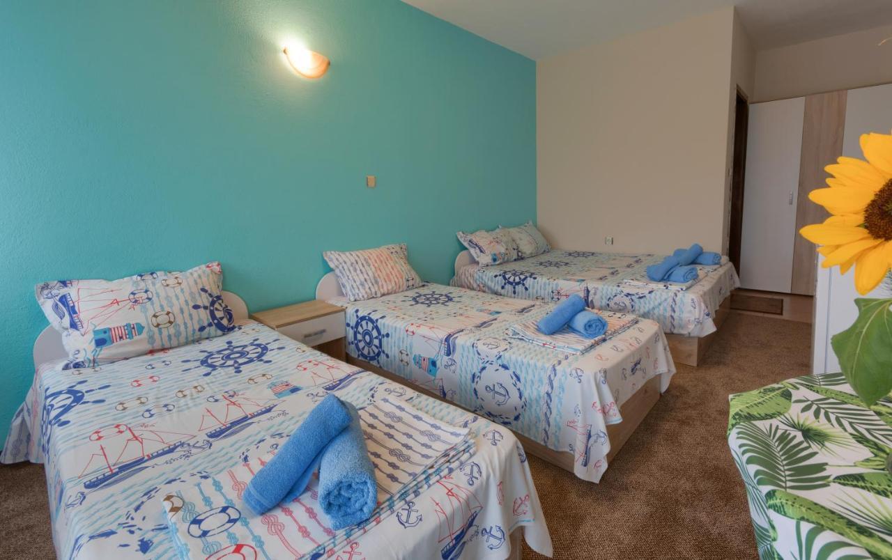 Kazlarov Guest House Kiten  Exterior photo
