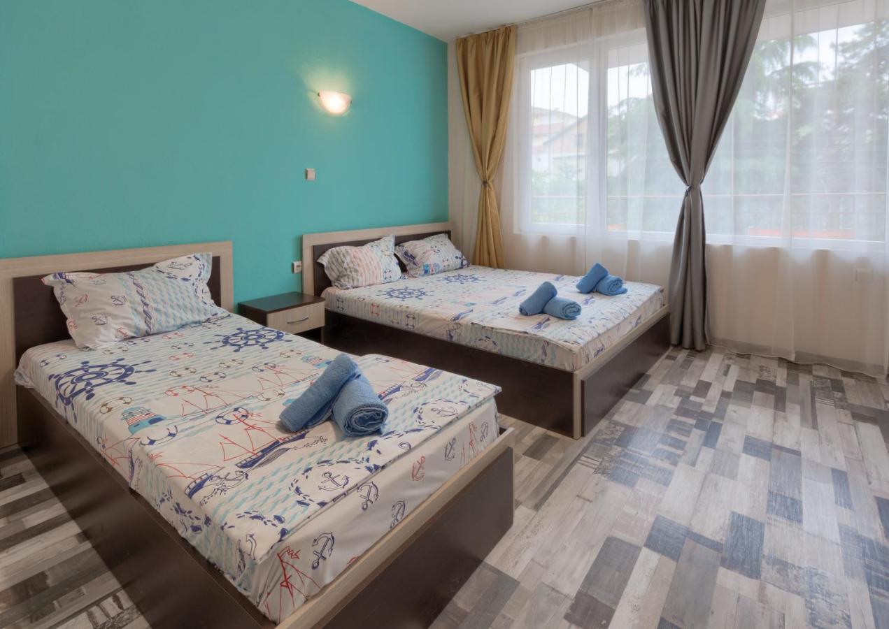 Kazlarov Guest House Kiten  Exterior photo