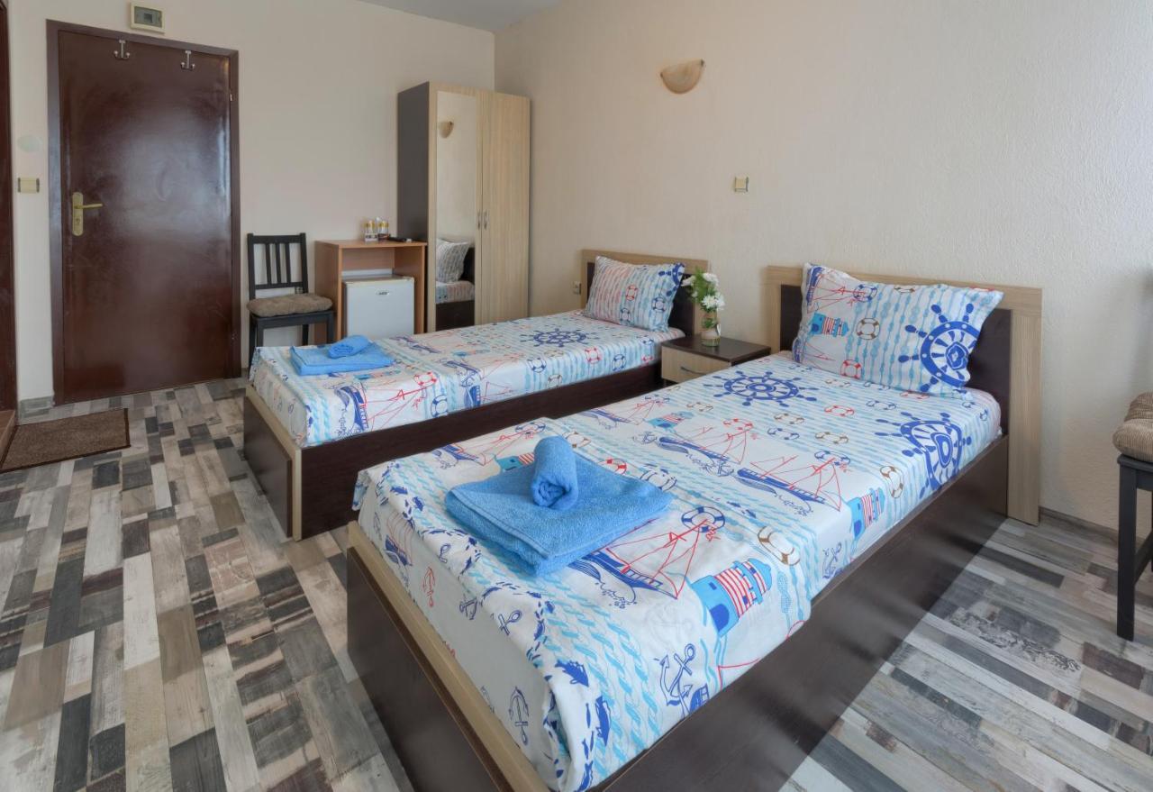 Kazlarov Guest House Kiten  Exterior photo