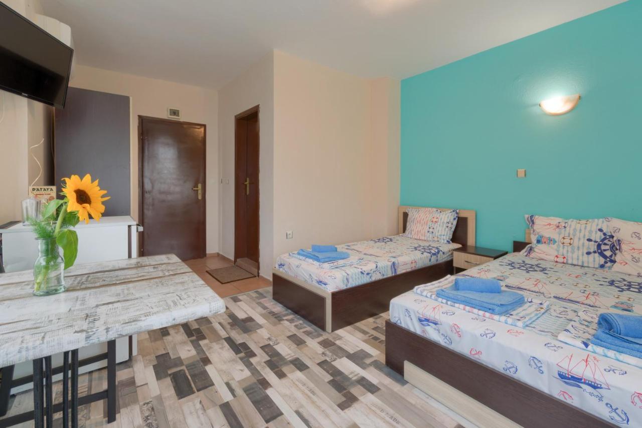Kazlarov Guest House Kiten  Exterior photo