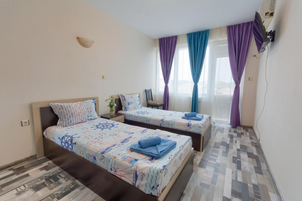 Kazlarov Guest House Kiten  Exterior photo