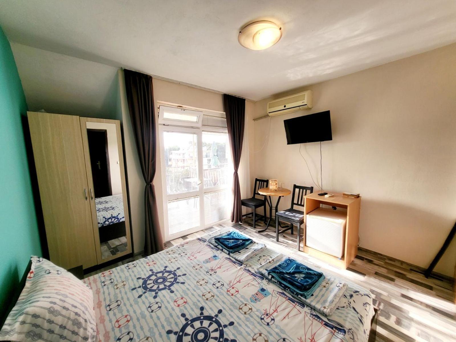 Kazlarov Guest House Kiten  Exterior photo